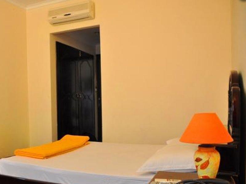 Ha Tien Hotel Exterior photo